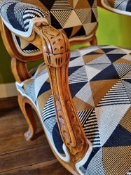 Paire de fauteuils de style Louis XV  dossier plat ( dtail )
