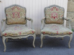 Paire de fauteuils Louis XV à dossier plat