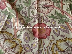 Tissu William Morris - Pink & Rose - rf: 222529 Manilla/Wine ( dtail )